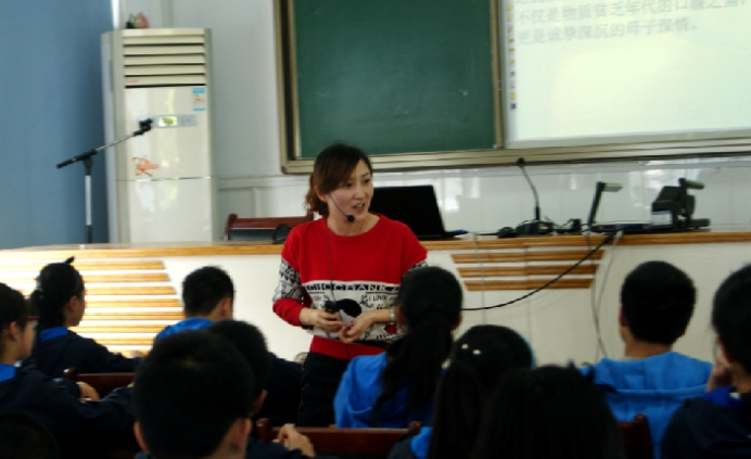 天略外国语学校高中部胡媛老师讲授《增强叙事散文的真实感》郭吉成