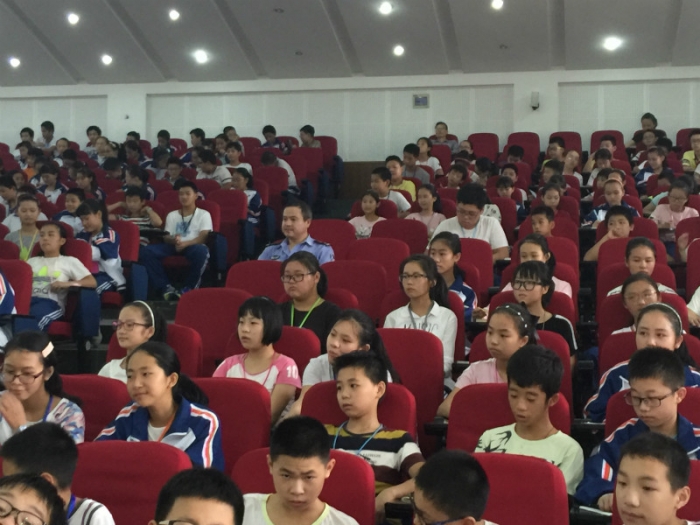 世南中学开展校园反欺凌专项治理活动启动仪式