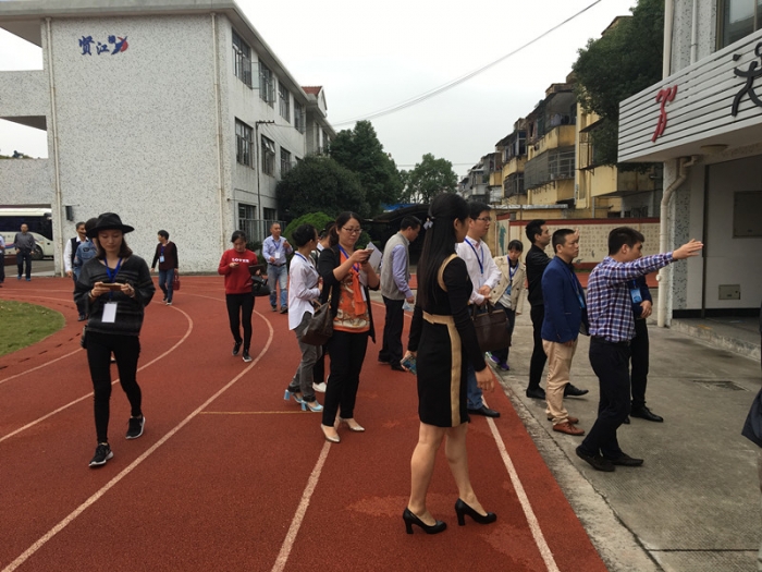 "网民看看看 走进郑小阳光食堂 余姚市郑巷小学 绍兴教育资源