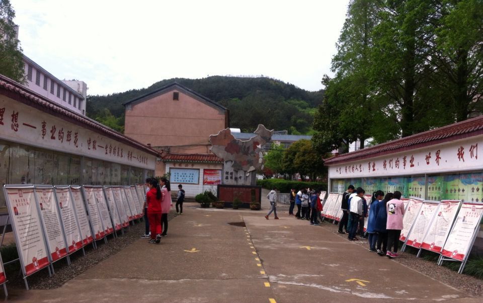 浦江堂头中学让好人事迹走进校园