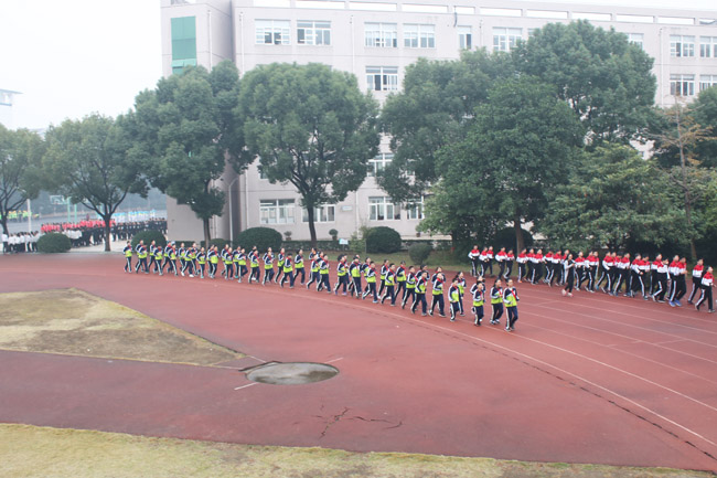 我校七年级举行广播操 - 绍兴市柯桥区实验中学 - 湖州教育资源公共