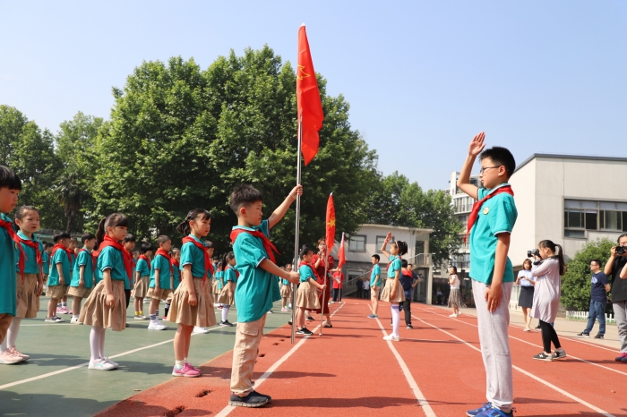 湖州市东风小学少先队活动基地校 - 之江汇教育广场