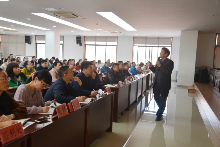 做时代的思者,做智慧的师者——衢州二中原校长徐建平