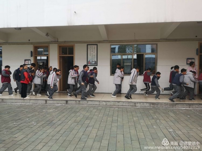 责任重泰山防患于未燃记佛堂镇中火灾逃生疏散演练
