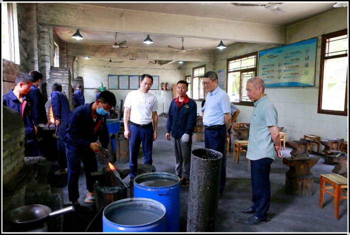 丽水市职业技能鉴定指导中心主任叶利军,龙泉市人社局局长罗新海,副