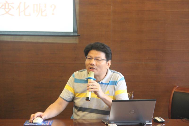 携手共进合作共赢长兴县龙山中学举行青年教师培养暨师徒结对会议