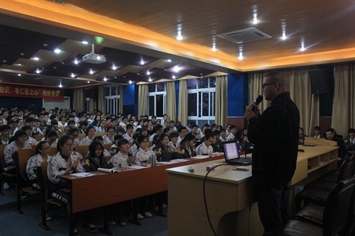 以良好精神状态迎接高考,3月3日晚,温州市第十五中学举行"燃烧青春