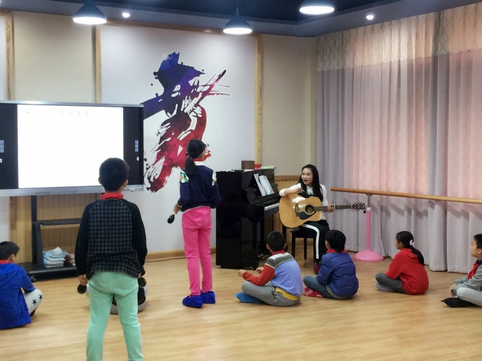 07:44阅读(46)每周三都是长阳小学音乐老师教研时间,本周校长刘志华