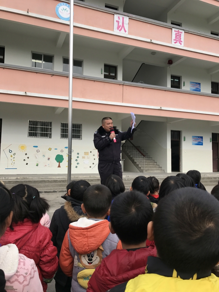 迎衢九铁路,传安全知识 开化县桐村镇裴源小学 之江汇教育广场