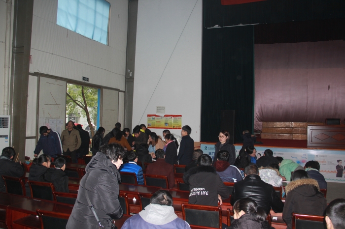 家校携手决胜高考三门职业中专成功举行2015级高考班家长会