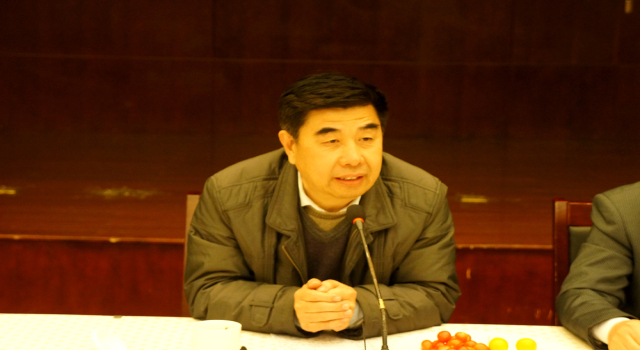 龙赛中学开展走进学生心灵班主任励志论坛活动