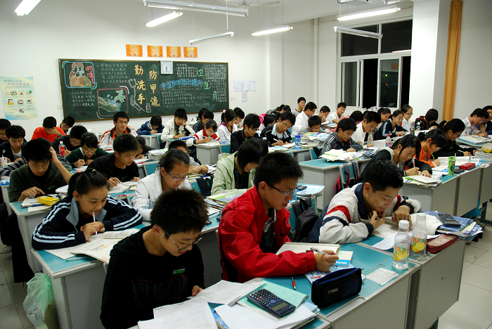 龙赛中学学校概况