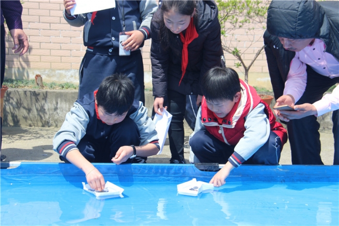 承载梦想,扬帆起航—记东溪小学第七届科技节系列活动之纸船承重赛