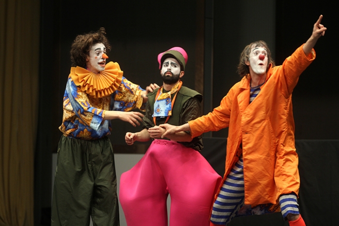 三个小丑一台戏意大利默剧寻找地球走进滨海