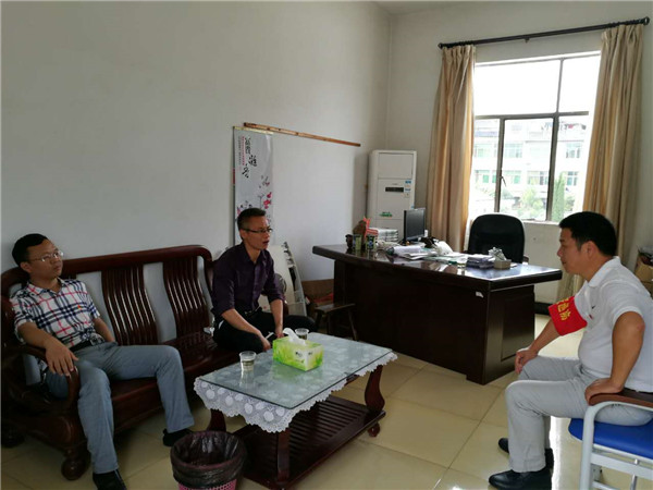 岩头镇领导走访慰问镇中心小学全体教师 - 浦江教育公共服务平台