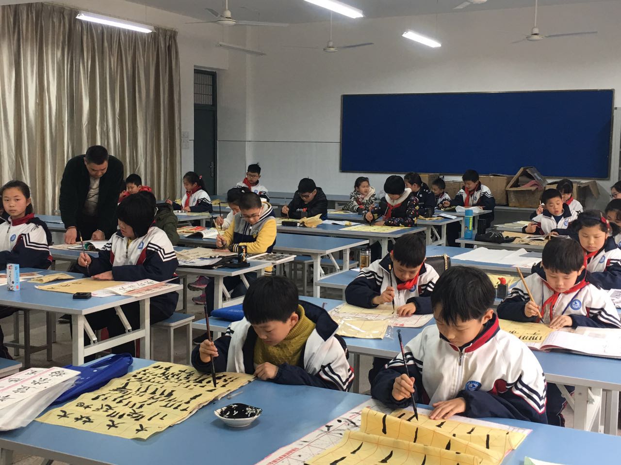 长兴县第一小学图片图片