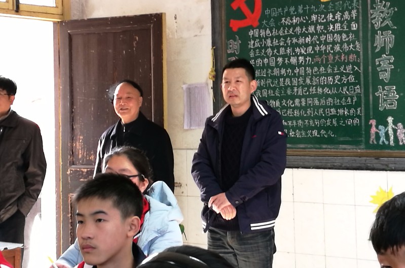 副县长张卫东莅临堂头中学指导美丽校园建设工作