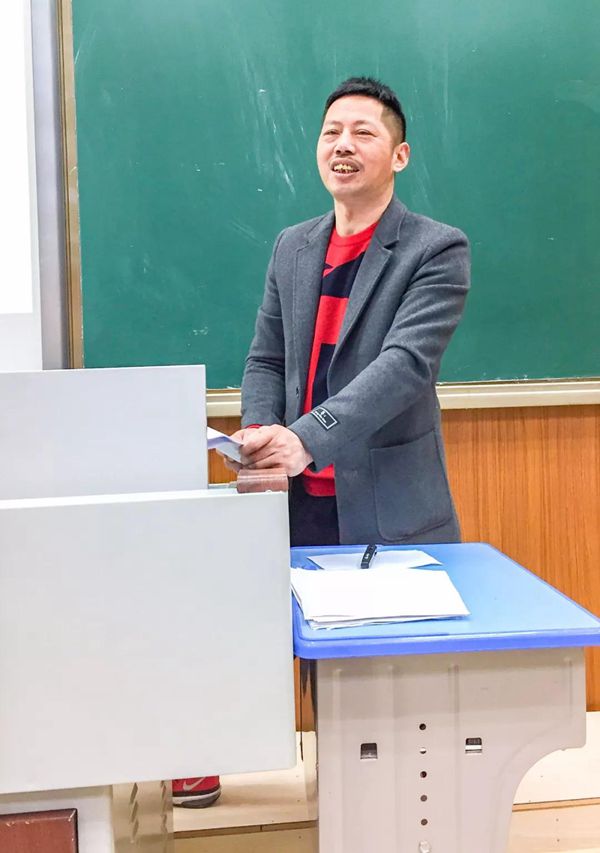 金华市教研室教研员李钊老师高度评价了李文建老师.