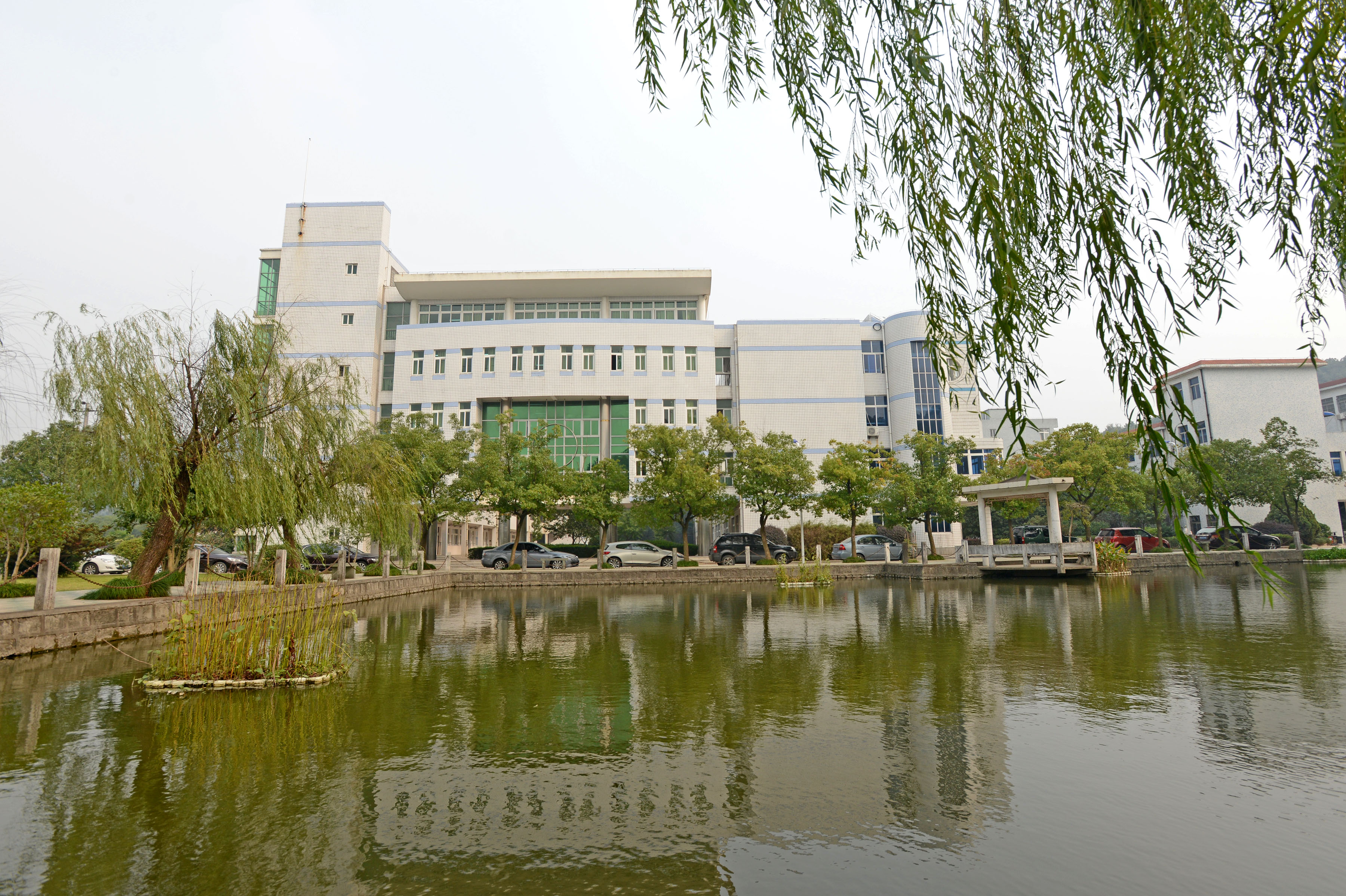 多彩校园 - 宁波市鄞州职业高级中学