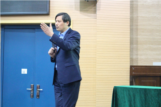 致每一位走在语文课改路上的你正高级教授王曜君老师如是说