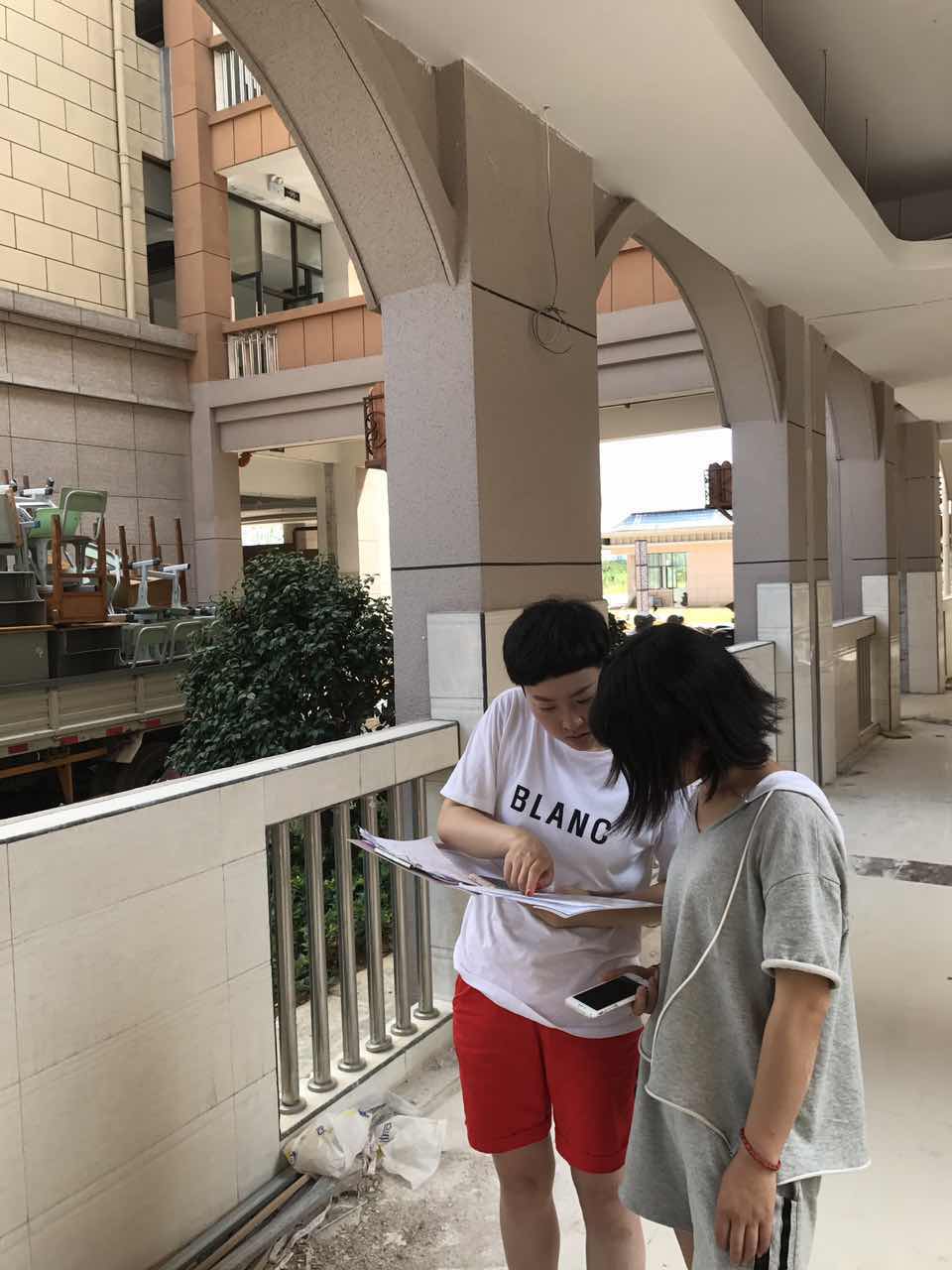 书香溢满校园——记暑期图书室搬迁 - 义乌市苏溪镇第一小学 - 义乌