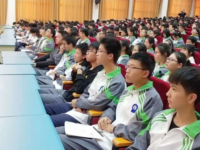华盛高中:奉法为上 防范为先 - 长兴教育资源公共服务平台
