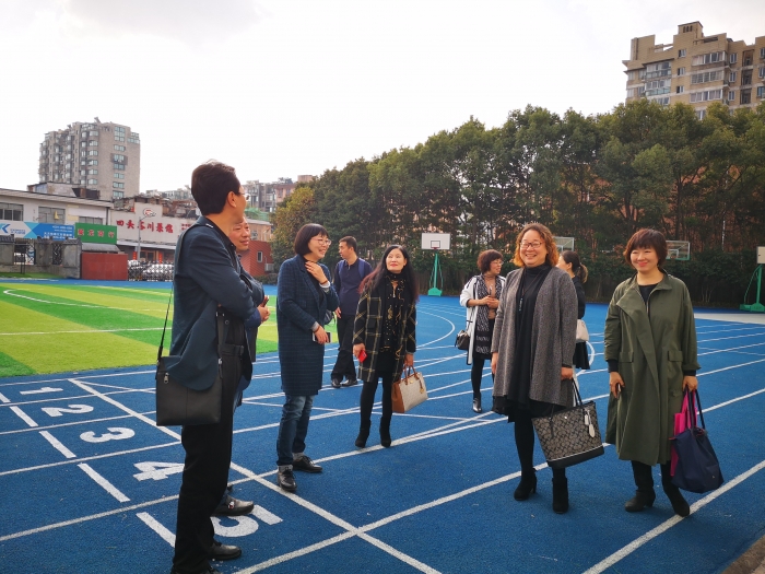 我校迎来沈阳校长,宁海校长一行的贵宾 - 宁波市荷花庄小学 - 宁波
