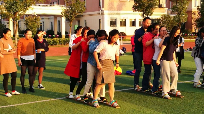 和谐健康快乐庄市逸夫学校举行教职工趣味运动会