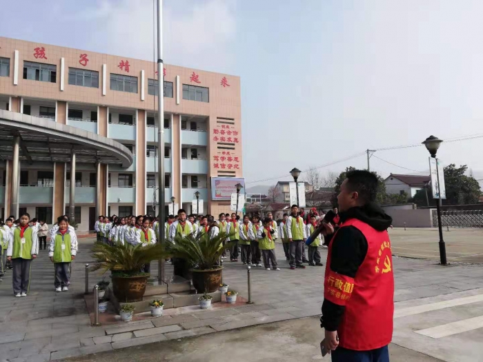 李家巷镇中学扎实开展学雷锋活动 - 长兴教育资源公共服务平台
