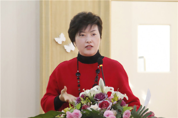 与此同时,围绕课题教研专题,黄瑾教授提出三个问题.