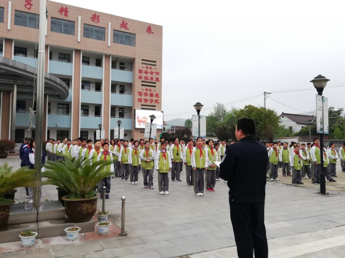 李家巷镇中学举行法制安全讲座 - 长兴教育资源公共服务平台