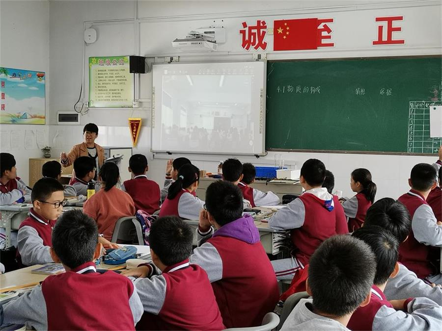 1/411月8号章思在707班上科学公开课,富阳贤明中学科学组教师与我校