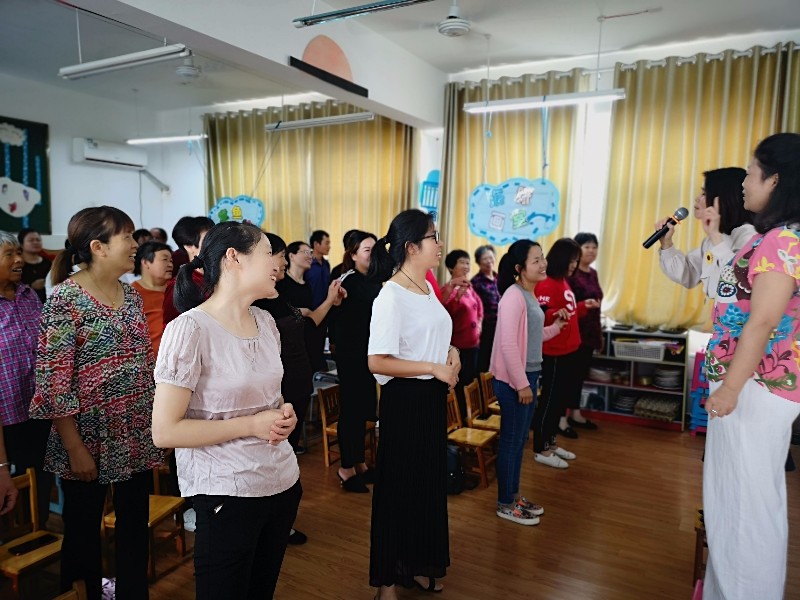 专家引领科学育儿七都中心幼儿园开展育儿专家讲座