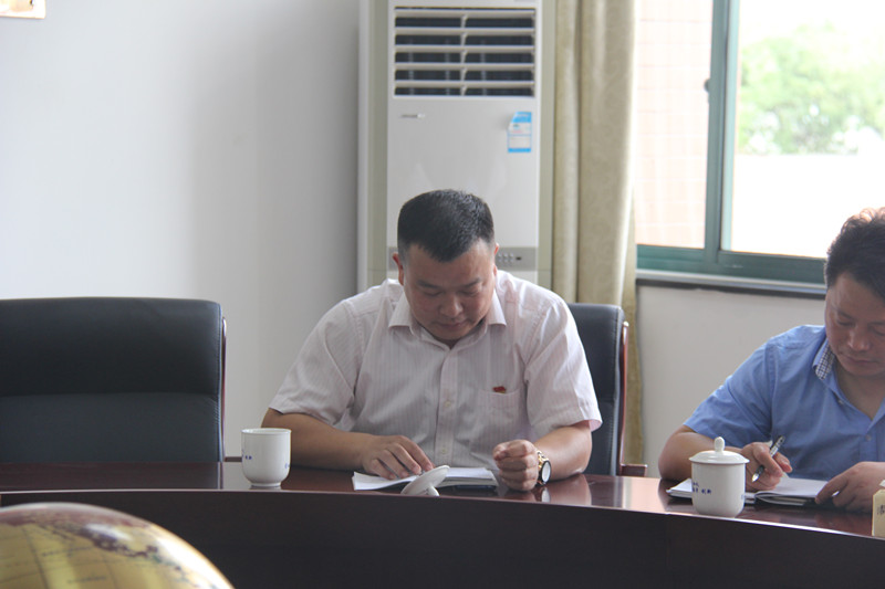 朱小国局长莅临丈亭镇开展开学工作检查