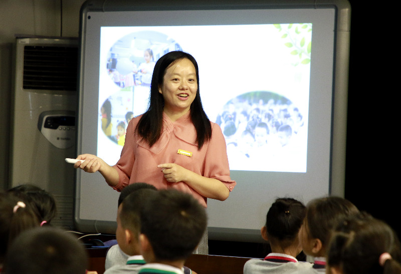 (王劼撰稿)下午省派专家胡耿民老师和许健坤老师为老师们献上了《上好