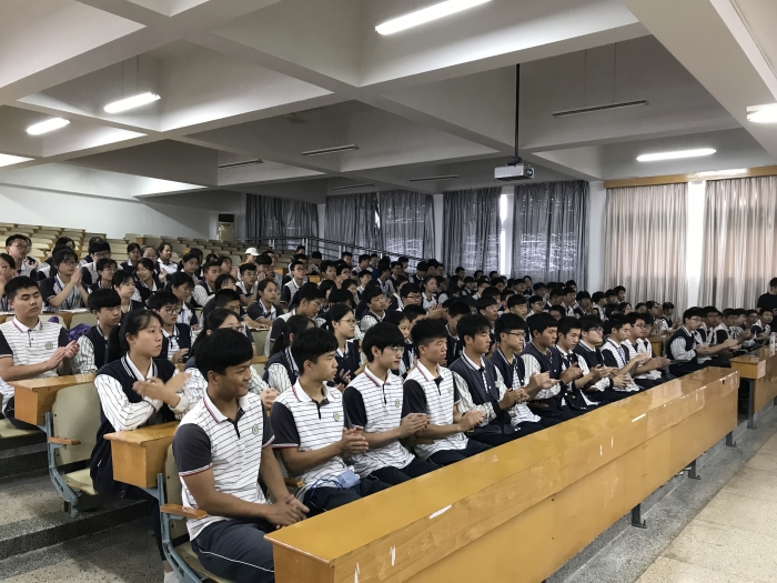 余姚市二职校举行三美人物进校园巡讲活动