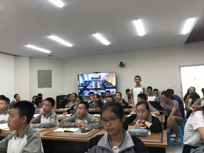 实验中学的学生的回应,在整个教学过程有与泰顺四中的学生沟通对话