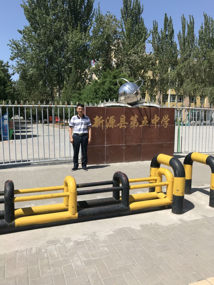 在新源的五天时间里,莫老师为新源教师作了四场讲座,开了多次座谈会
