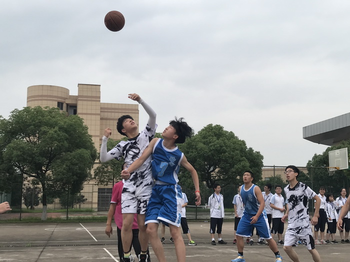 嵊州中学篮球比赛图片