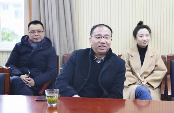 临海市委常委许黎野一行莅临大洋小学走访慰问