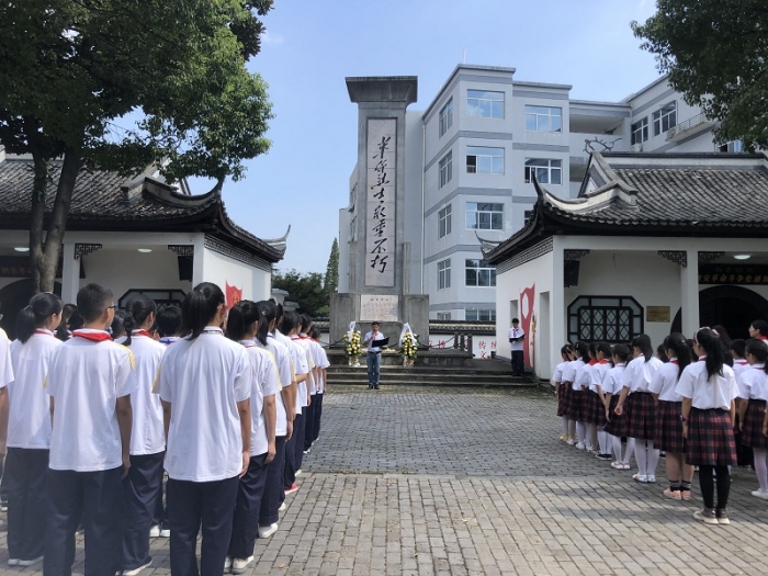传承红色基因 ——泗安中学开展烈士纪念日主题活动 - 长兴教育资源