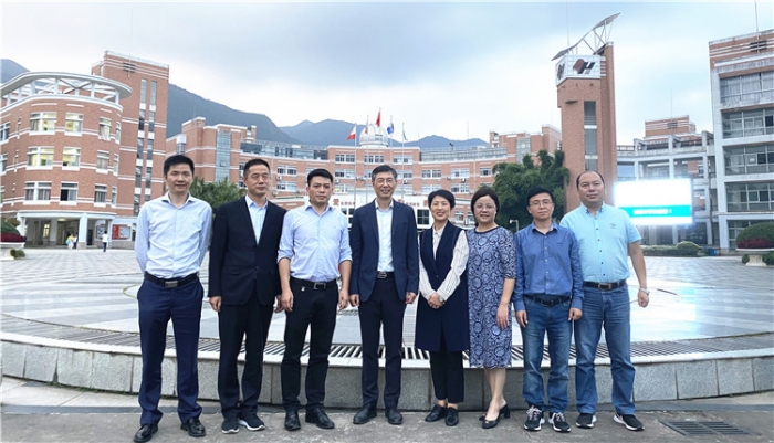 回浦中学迎来浙江省教师发展学校等级评估