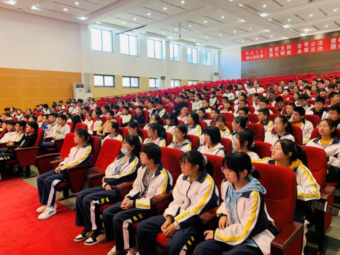 长兴县龙山中学2020学年第一期幸福大舞台正式开演