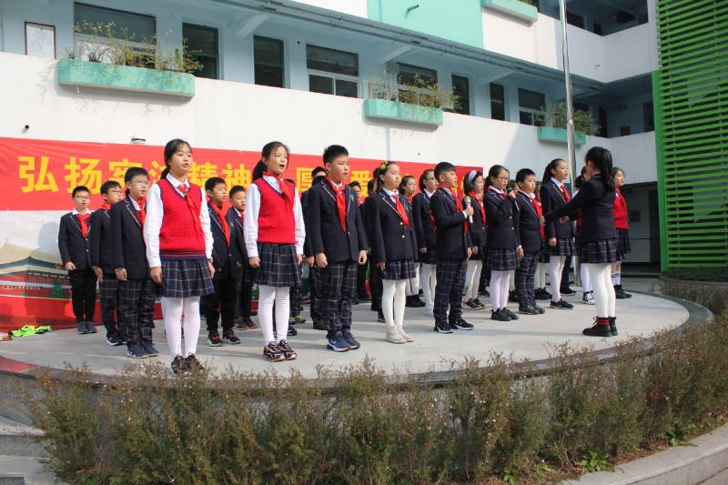 劲松小学:504班级展示——常怀一颗感恩的心 - 萧山区劲松小学
