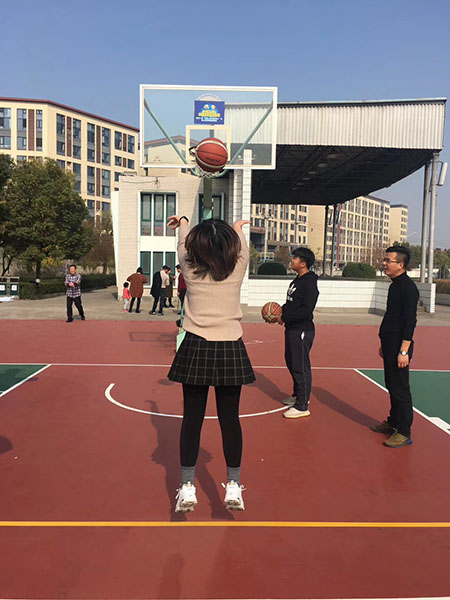 靖江初中:顺利举办教职工趣味运动会 - 萧山区靖江初级中学