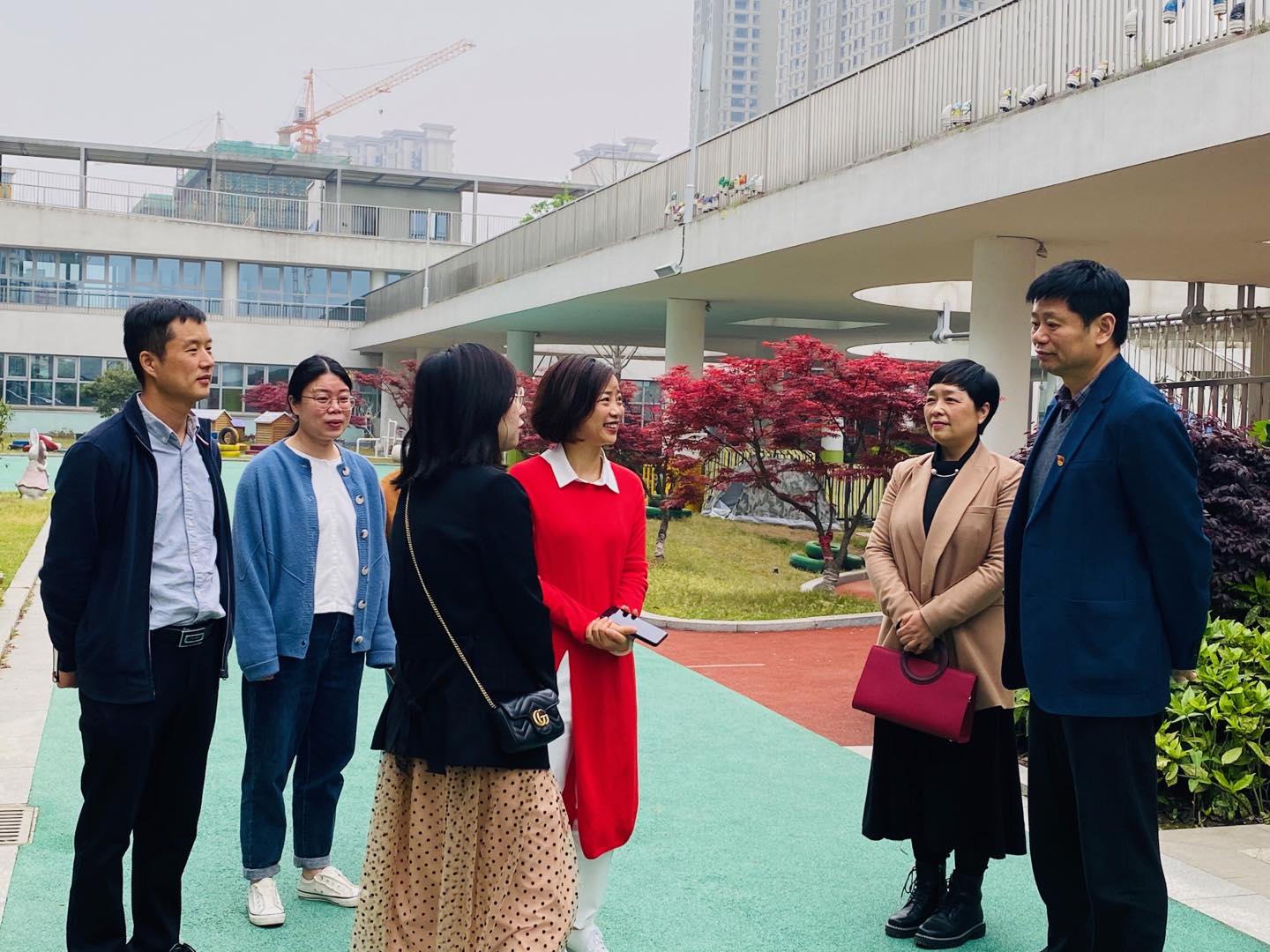 长兴县教育局局长张向前莅临龙山街道中心幼儿园视察开学工作