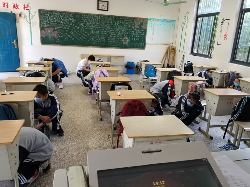 防灾减灾打造平安校园菱湖三中开展防灾减灾周活动