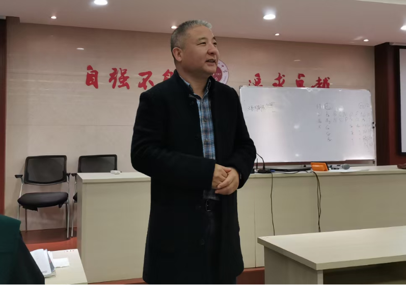 同课异构展风采 携手并进共发展——江旭峰名师工作室教研活动报道