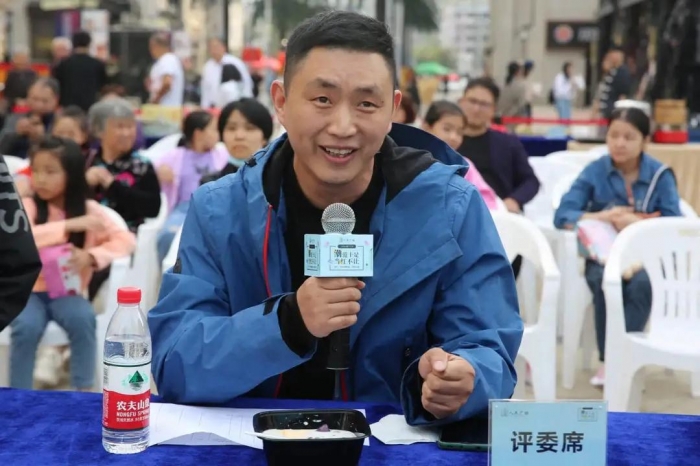 徐小林名师工作室主持十大网红美食店评选