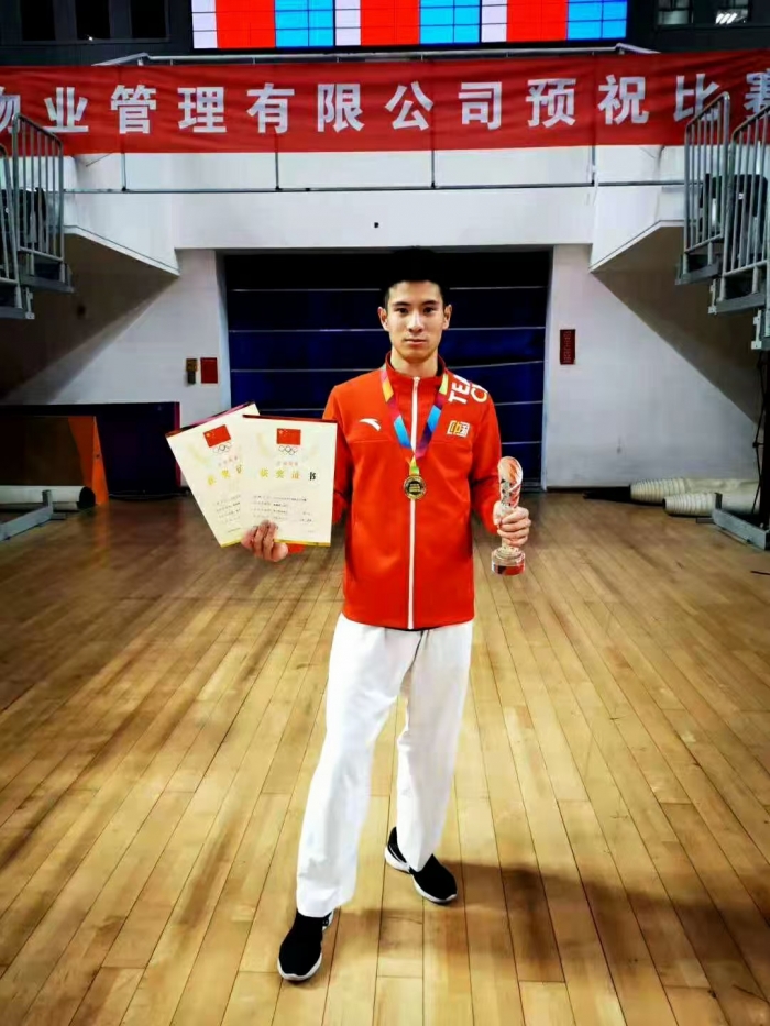 雉城中学校友在全国空手道冠军赛总决赛中获佳绩